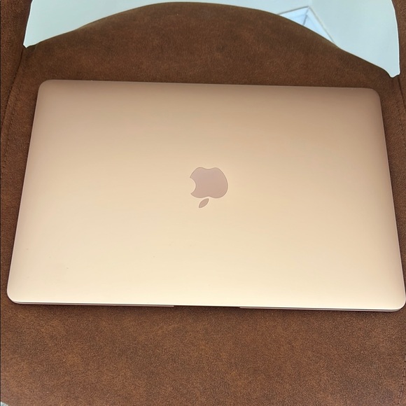 Apple Gold Laptop Sleek Design High Performance - Picture 9 of 16